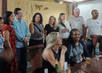 Empresario Takeshi Mukai ofrece cena a médicos de la Fundación Olas de Salud