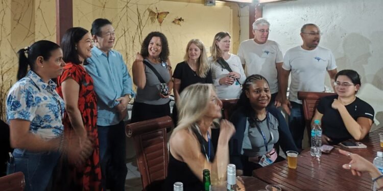 Empresario Takeshi Mukai ofrece cena a médicos de la Fundación Olas de Salud