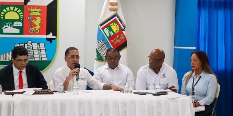 Gobierno dispone acelerar terminación y rehabilitación de 70 obras escolares en Santo Domingo Este a través del Plan “Aulas 24/7”
