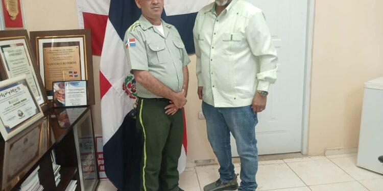 Comandante de la Digesset en Dajabón se reúne con Alcalde Santiago Riveron para tratar tema de señalización en las calles del municipio