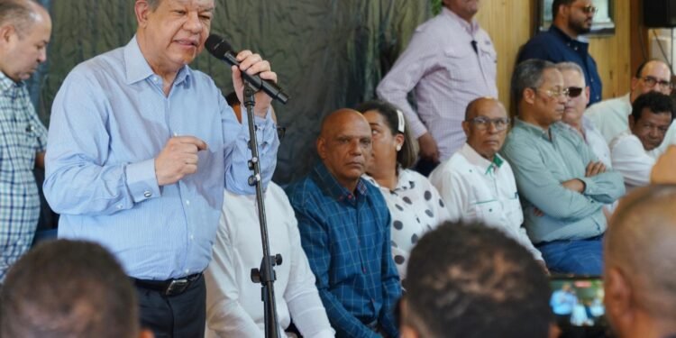 Leonel arremete contra política económica del Gobierno PRM