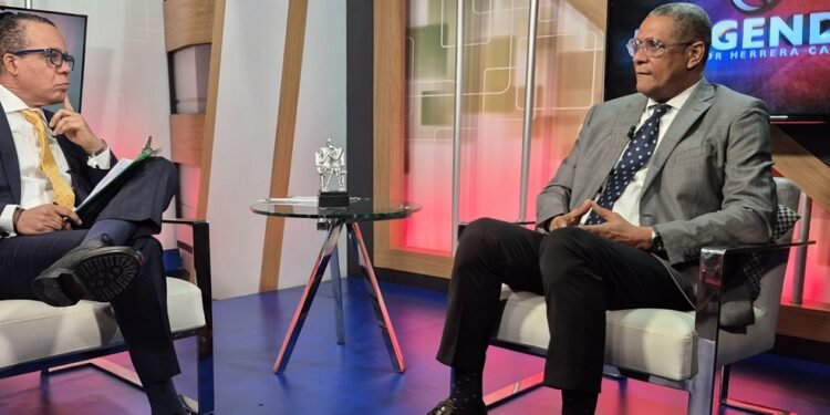 Afirma el alza del dólar afecta a pequeñas y medianas empresas