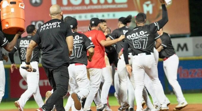 Aguilas, Leones y Gigantes obtienen triunfos en beisbol RD