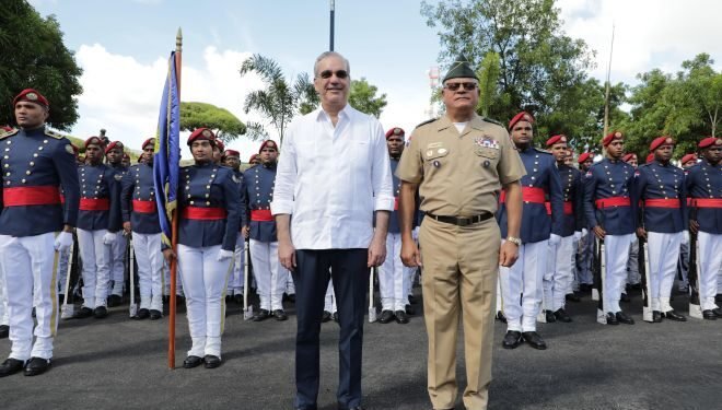 Presidente inaugura nuevas y remodeladas obras militares
