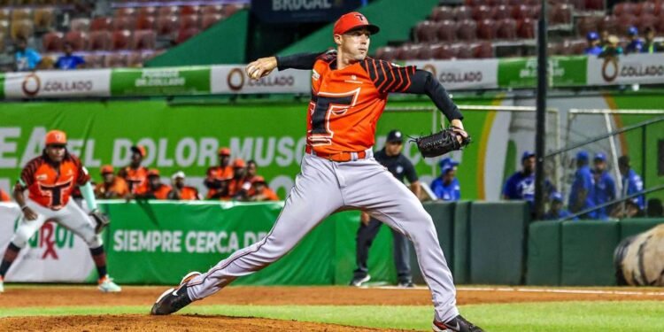Aguilas se consolidan en primer lugar; Estrellas y Toros triunfan