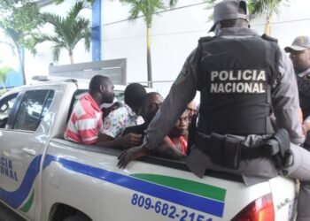 Migración afirma que detuvo a 2,052 haitianos sin documentos