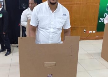 La Opinion de alfonso Morel .politica y trabajo social