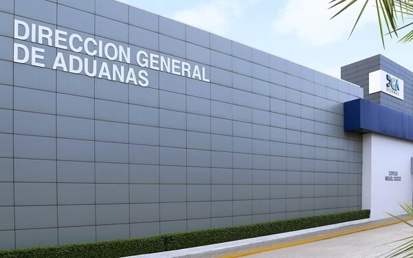 El colector de Aduanas en Dajabón, Lancer Gracia, fue trasladado de su posición luego de ser llamado a la sede central para una investigación relacionada con un conflicto con comerciantes haitianos.