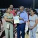 Senador Ney Rodríguez entrega aporte económico en Torneo Navideño de Baloncesto del sector La Fe*