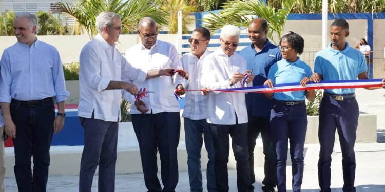 Presidente Abinader inaugura Liceo Experimental de la UASD en Elías Piña tras 12 años paralizado
