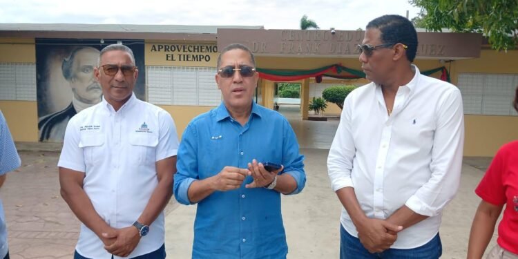 Infraestructura Escolar interviene tres centros educativos en Moca, Espaillat en el marco del programa «Navidad en las Aulas 24/7»