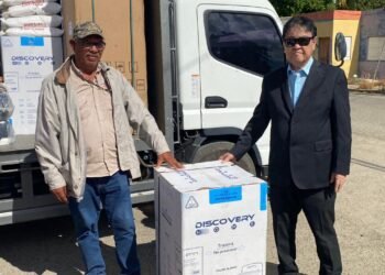 Empresarios y políticos Takeshi Mukai lleva alegría en esta Navidad