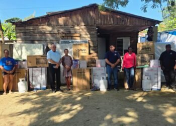 Gobierno cumple promesas y lleva alivio a familias afectadas por incendio en La Mara, Dajabón
