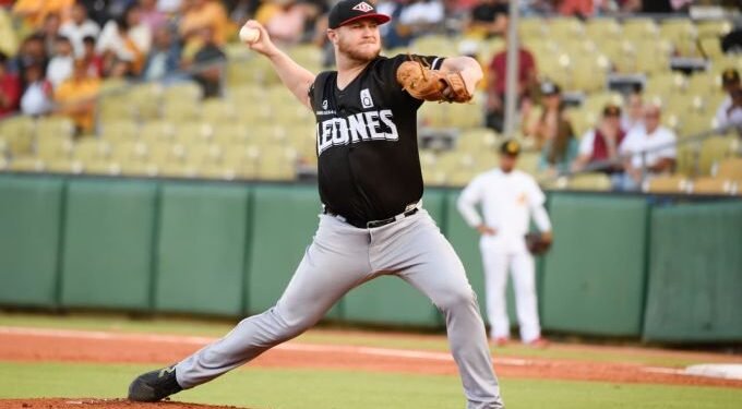 Leones propinan paliza a las Aguilas; Toros vencen Gigantes