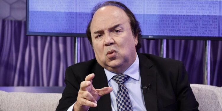 Advierte una maniobra política entre Danilo y sectores del PRM