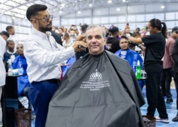 Presidente Abinader encabezó encuentro Peluqueros RD 2025