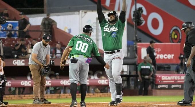 Sanó, Lester y Rodríguez pegan jonrones en el beisbol de la RD