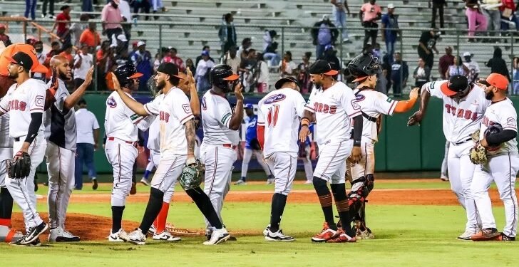 Toros dificultan clasificación al Licey; Aguilas y Gigantes ganan