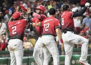 Leones siguen en cima del RR; Aguilas empatan con los Toros
