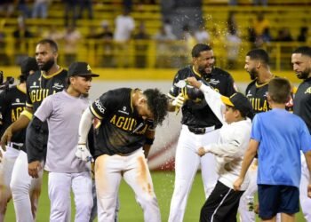 Toros y Aguilas siguen firmes en segundo lugar del round robin