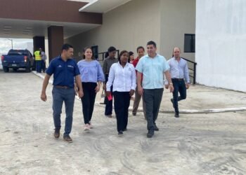Autoridades de Salud realizan recorrido por la construcción del nuevo hospital de Dajabón