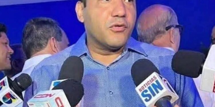 El Periodista Salvador Holguín afirma un Perro y un dirigente Perremeista son dos cosas iguales para un funcionario