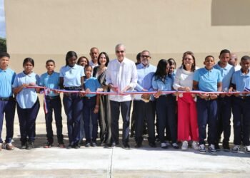 Presidente Abinader inaugura Centro Educativo León Romilio Rodríguez Ventura que beneficia a más 300