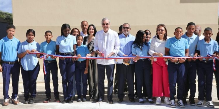 Presidente Abinader inaugura Centro Educativo León Romilio Rodríguez Ventura que beneficia a más 300