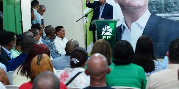 Leonel acusa PRM de comprar elecciones con fondos SeNaSa