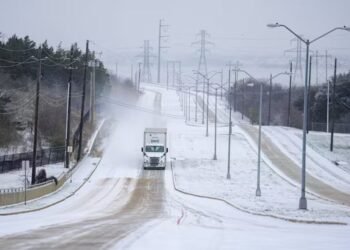 5 muertos en NY; miles vuelos cancelados en Estados Unidos