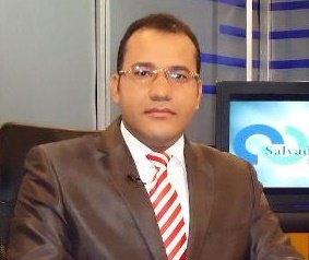 La Opinion del Periodista Salbador HolguinAbinader batallando por la honestidad y transparencia )