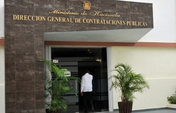 Suspenden registro proveedores del Estado a 300 funcionarios