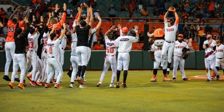 Toros se afianzan segundo lugar clasificación; Aguilas triunfan