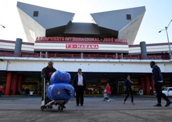 Apagón récord y suspensión de vuelos por bloqueo EEEU a Cuba