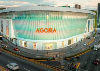 Joven mujer muere al caer 4to nivel del parqueo Ágora Mall