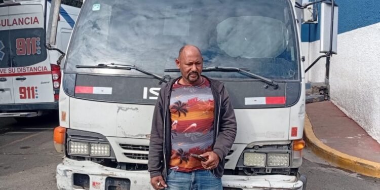 Ejército detiene camionero que transportaba ocultos a 32 haitianos indocumentados en Santiago*