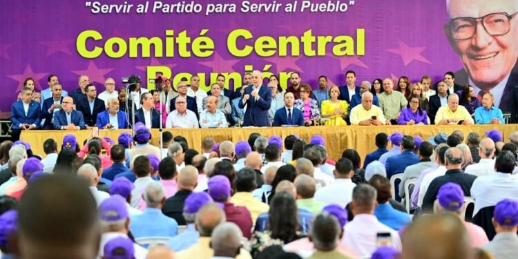 El PLD aprueba lista de ocho aspirantes a la presidencia RD