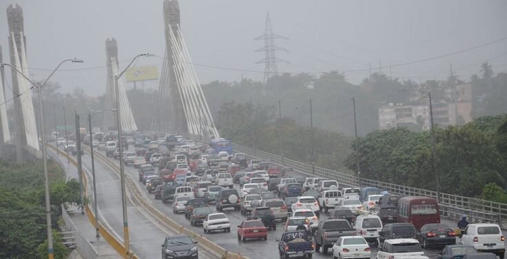 Frente frío sacude a la RD con lluvias y ráfagas de viento