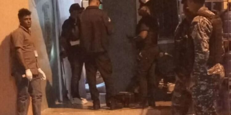 Agente policial mata a balazos a joven por vídeo con su expareja