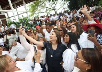 Carolina recibe respaldo de las mujeres en estructuras de PRM