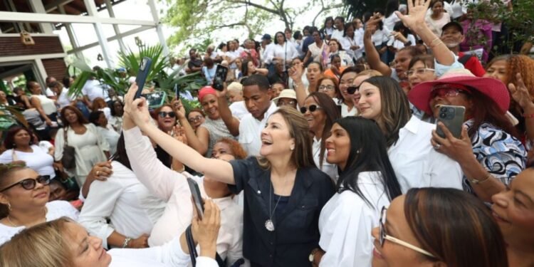 Carolina recibe respaldo de las mujeres en estructuras de PRM