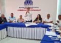 La Dirección de Infraestructura Escolar realizó una Mesa de Trabajo con autoridades locales, contratistas y representantes de la ADP en Moca, para agilizar los trabajos