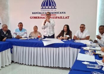 La Dirección de Infraestructura Escolar realizó una Mesa de Trabajo con autoridades locales, contratistas y representantes de la ADP en Moca, para agilizar los trabajos