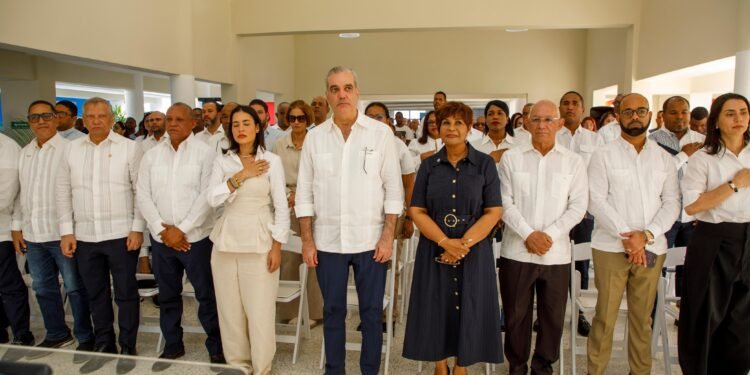 Presidente Abinader inaugura centro educativo inicial reconvertido para 175 niños y honra legado de Nelsy Cruz, en Montecristi*