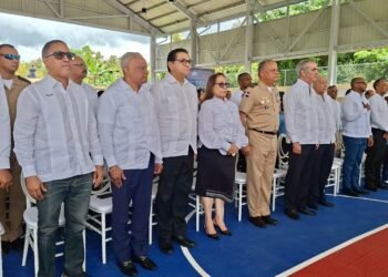 Presidente Abinader fortalece espacios deportivos-escolares con inauguración de dos techados en Centros Educativos de Santiago
