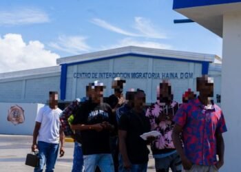 Deportan 861 indocumentados y apresan a 1,104 en 24 horas