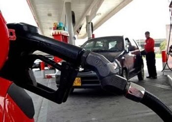 Gobierno sube otros 10 pesos a precios gasolinas; congela el gas