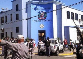PN suspende y somete agentes por presunto robo dinero en SC