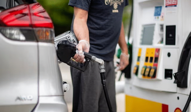 NUEVA YORK: Precio gasolina se acerca a 4 dólares por galón