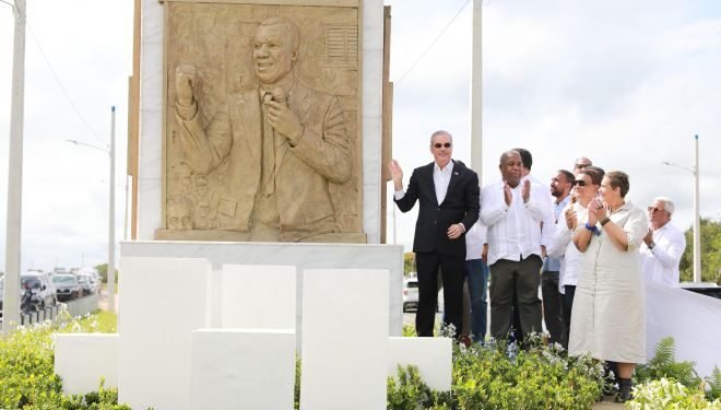 Ponen nombre de José F. Peña Gómez a la avenida Ecológica